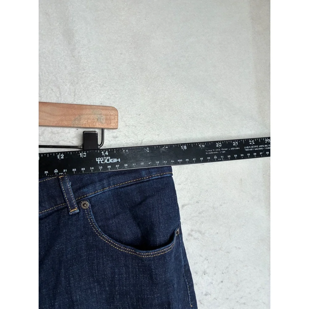 Levi Strauss Classic Bermuda Shorts Dark Wash Indigo Denim Size 32 7998